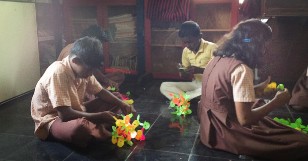 Strawbees_clothespin_used_as_toys_in_India